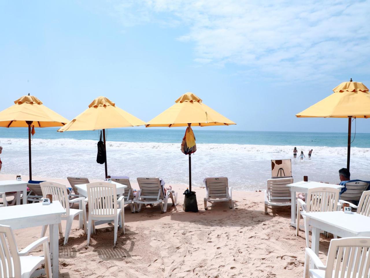 Fresh Wave Mirissa - Beach Front Exterior photo